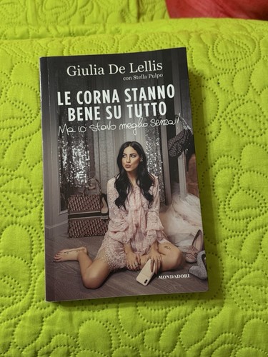 Mondadori corna stanno bene - mondadori,